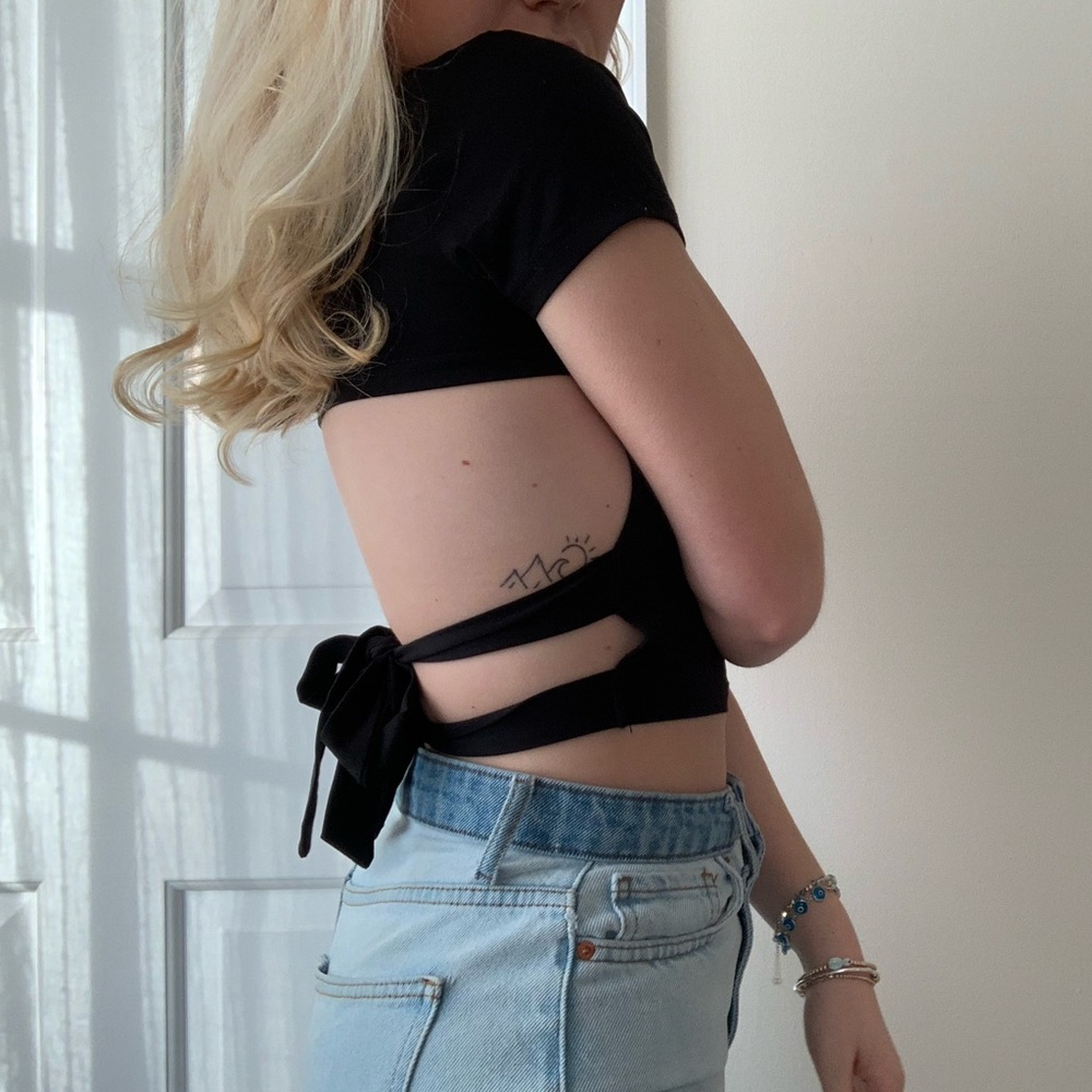 Cute black crop top